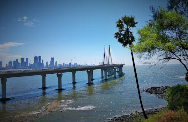 Mumbai & Maharashtra: Urban Energy & Coastal Calm in 7 Days